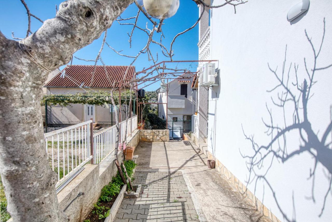 Apartments By The Sea Grebastica, Sibenik - 11463 Exterior photo